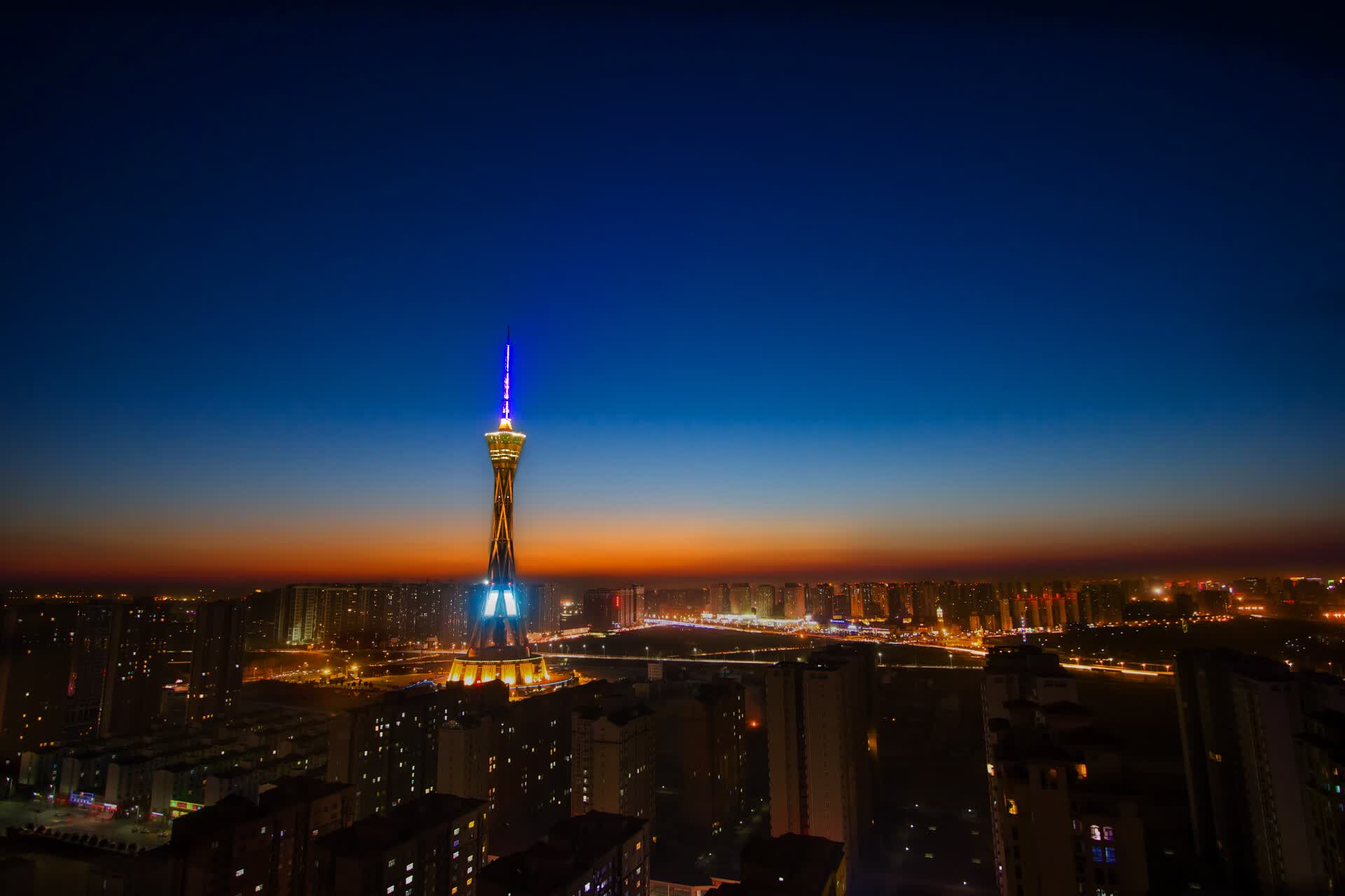 世界保龄球巡回赛城市站青少年体验日启动,世界保龄球大赛视频